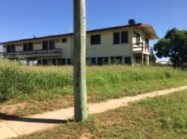 EMERALD QLD - 12 BED HOUSE ON ACREAGE $1.8M - 50% CTCN