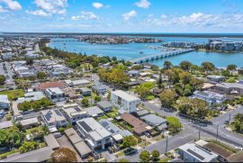 PARADISE POINT QLD - NEW 3 BED TOWNHOUSES - $1,75M - 25% CONTRACOIN