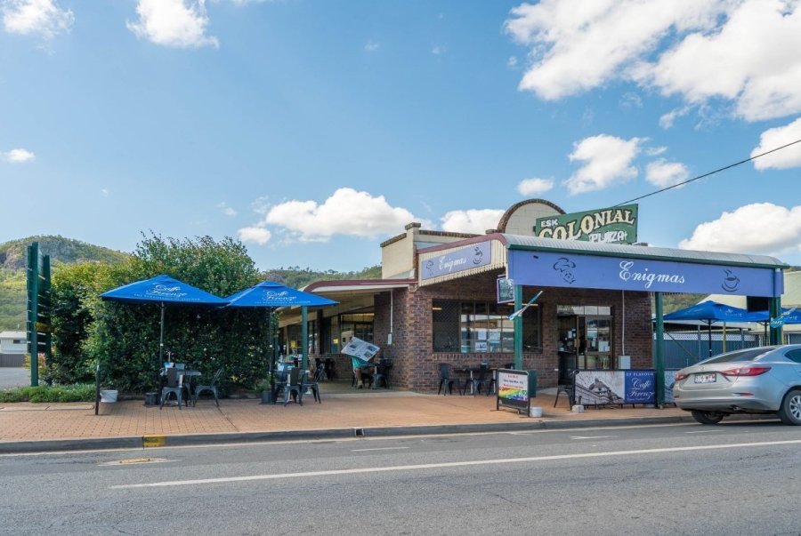 Esk Qld - Colonial Plaza - 139 -143 Ipswich St - $1.2M - 30% Contracoin