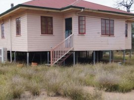 CHINCHILLA QLD - 640 acre lifestyle / farm - $780,000 - 30% Contracoin