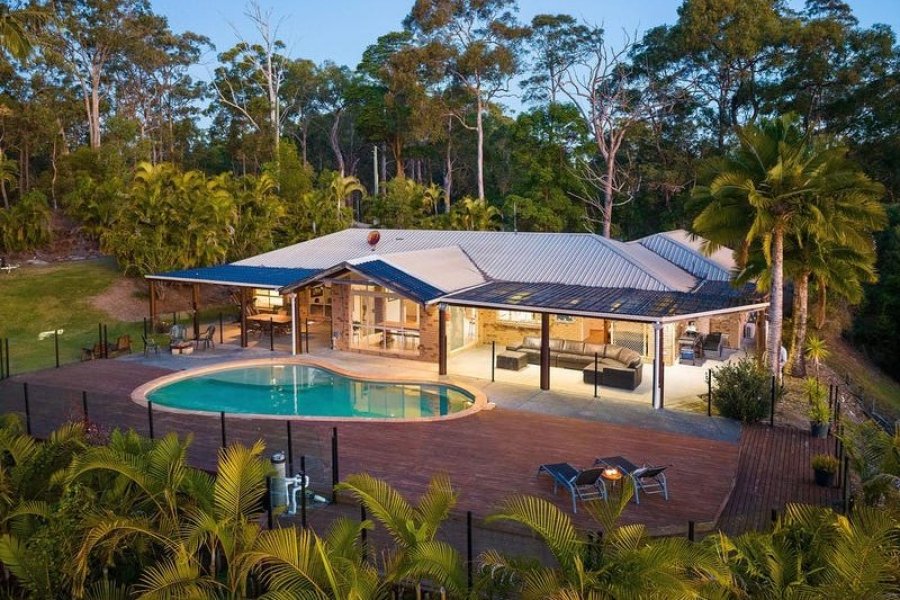 TALLEBUDGERA - 3 HOUSES ON 9 ACRES - $2.15m - 30% CONTRACOIN