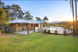 TALLEBUDGERA - 3 HOUSES ON 9 ACRES - $2.15m - 30% CONTRACOIN