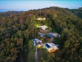 TALLEBUDGERA - 3 HOUSES ON 9 ACRES - $2.15m - 30% CONTRACOIN