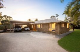TALLEBUDGERA - 3 HOUSES ON 9 ACRES - $2.15m - 30% CONTRACOIN