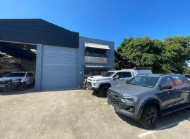 NORTHGATE QLD - 214sqm office / warehouse unit - $1.59M - 30% Contracorp AUDC